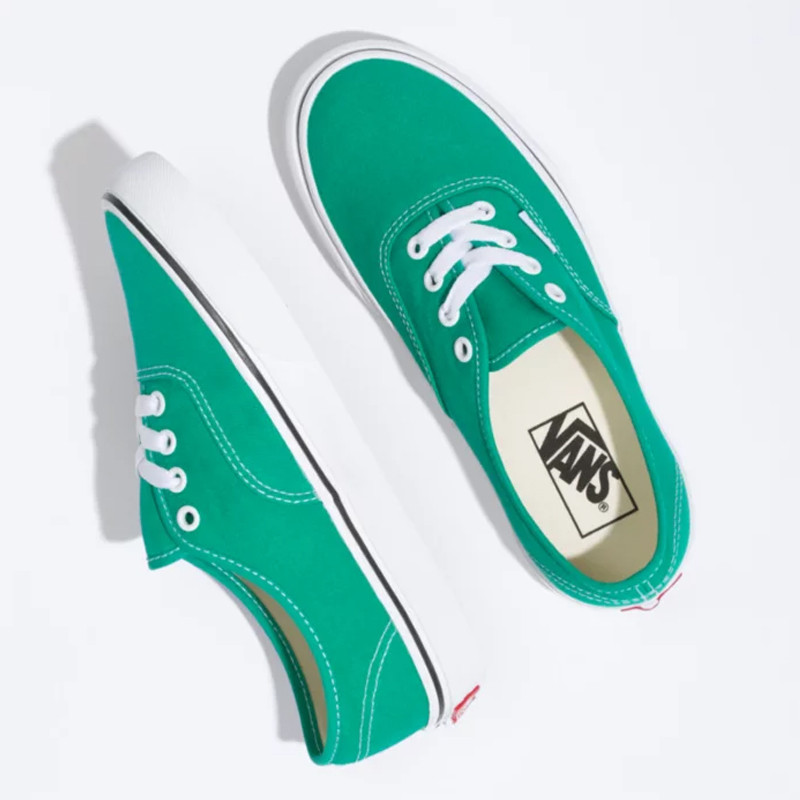 SEPATU SNEAKERS VANS Authentic