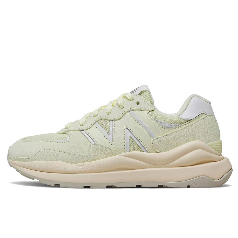 SEPATU SNEAKERS NEW BALANCE Wmns 5740