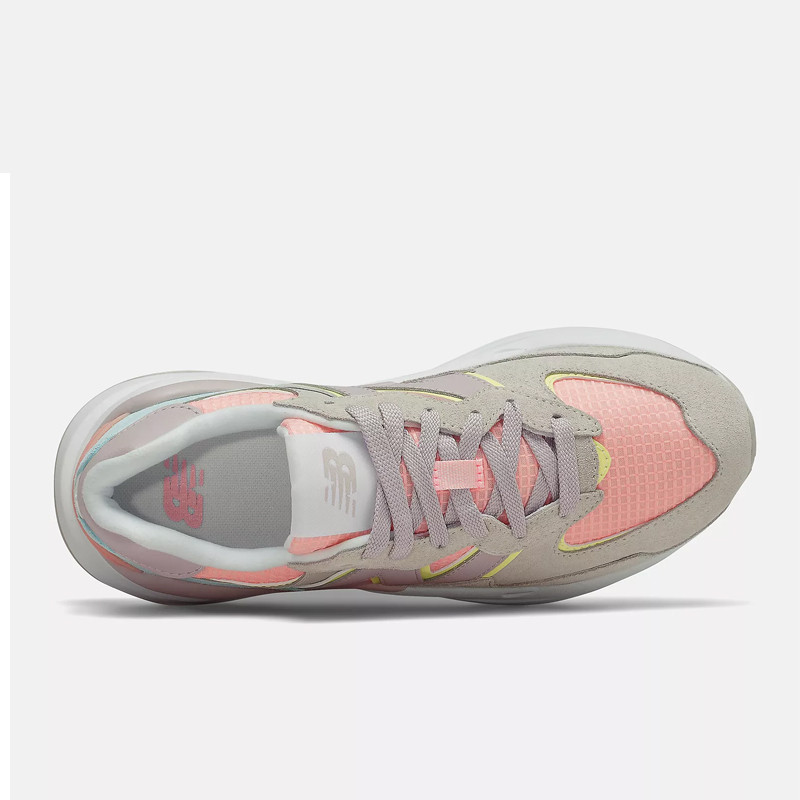 SEPATU SNEAKERS NEW BALANCE Wmns 5740