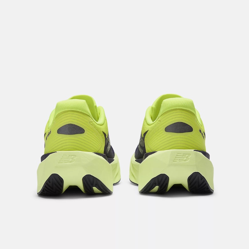 SEPATU LARI NEW BALANCE WMNS FuelCell Rebel v5