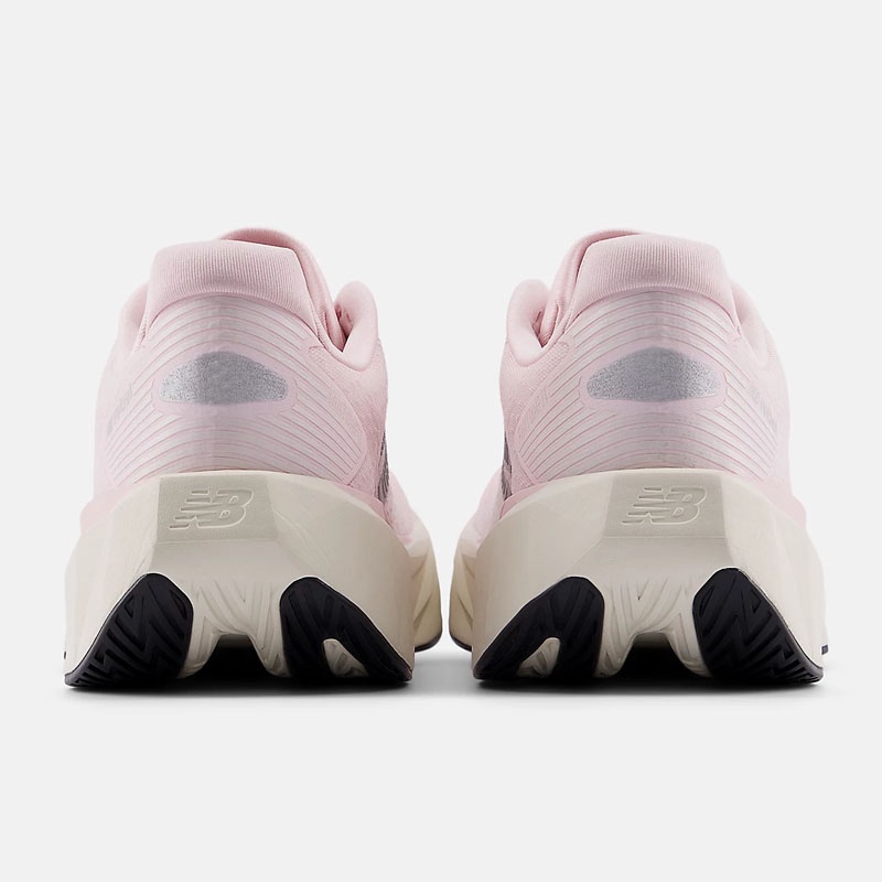 SEPATU LARI NEW BALANCE Wmns FuelCell Rebel v5