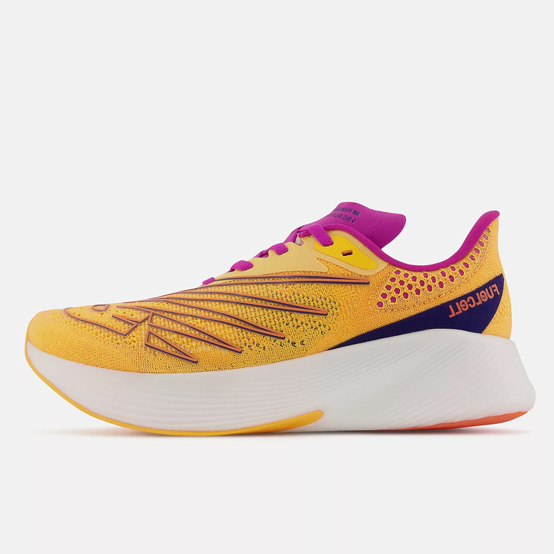 SEPATU LARI NEW BALANCE Wmns FuelCell RC Elite v2