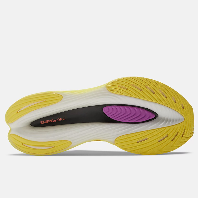 SEPATU LARI NEW BALANCE Wmns FuelCell SuperComp Elite v3