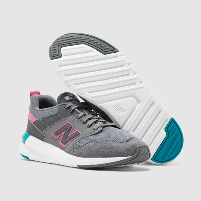 SEPATU SNEAKERS NEW BALANCE Wmns 009