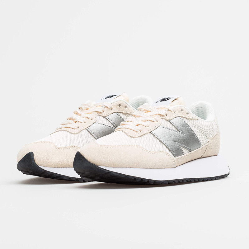 SEPATU SNEAKERS NEW BALANCE Wmns 237