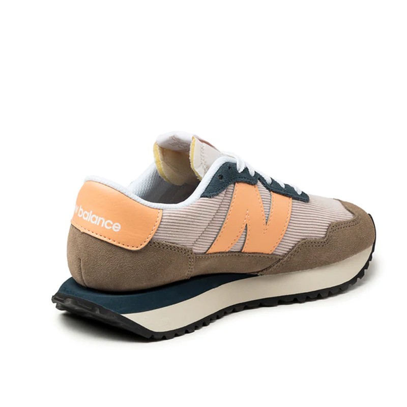 wmns 237 foto 3