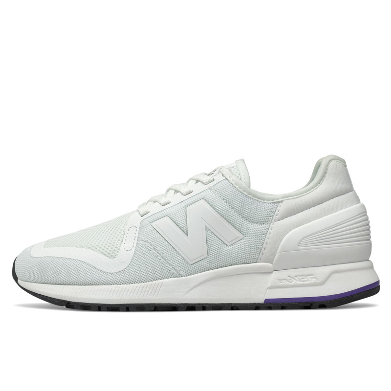 SEPATU TRAINING NEW BALANCE Wmns 247S
