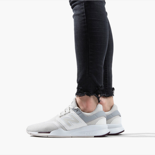 SEPATU SNEAKERS NEW BALANCE Wmns 247 V2