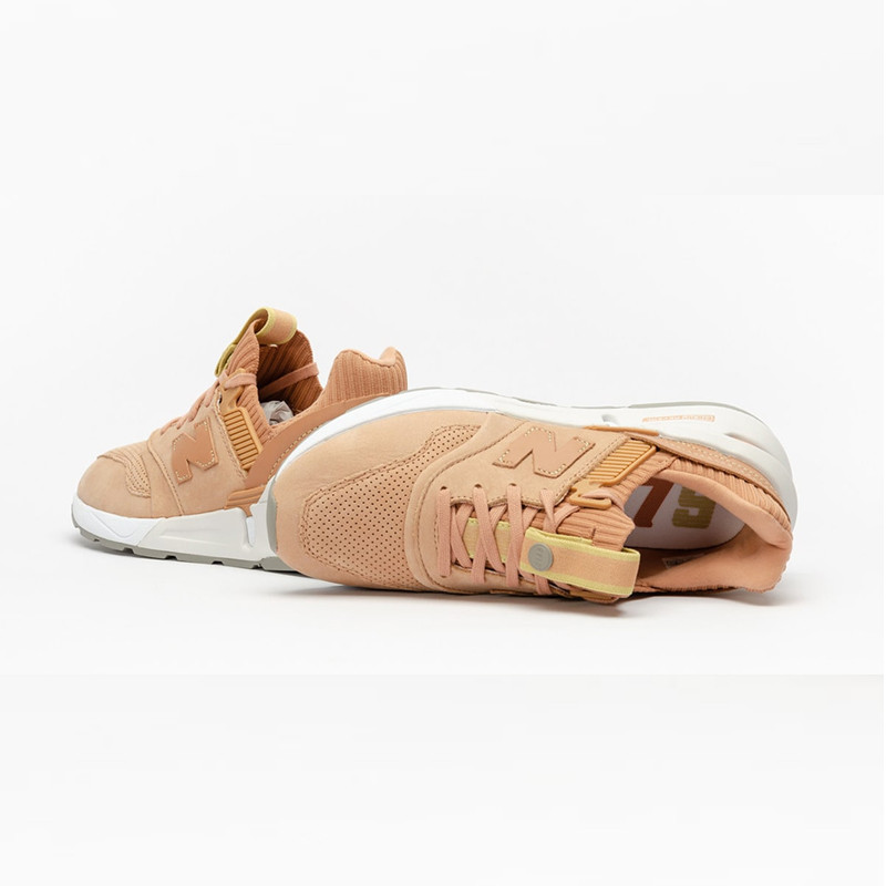 SEPATU SNEAKERS NEW BALANCE Wmns 997 Sport