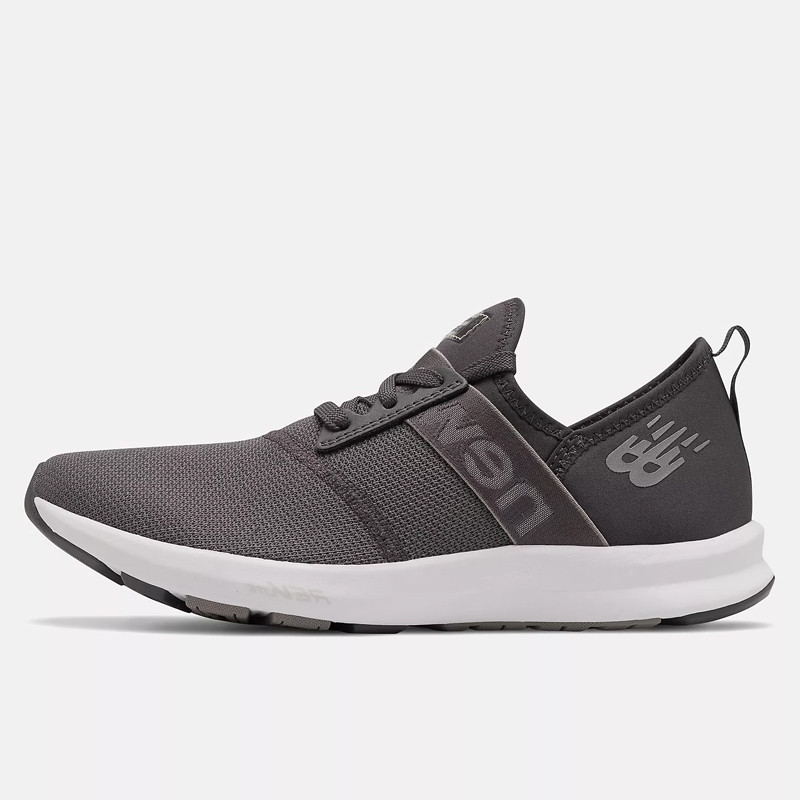 SEPATU TRAINING NEW BALANCE Wmns Fuelcore Nergize