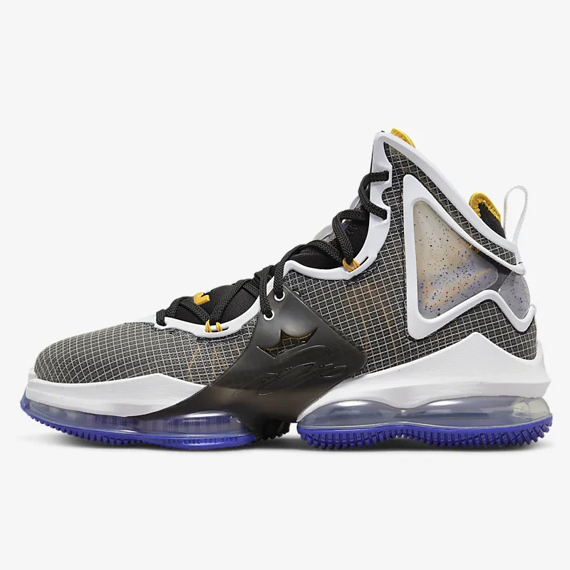 SEPATU BASKET NIKE Lebron 19
