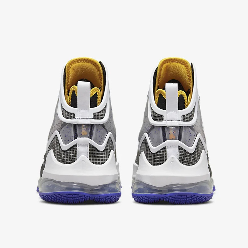 SEPATU BASKET NIKE Lebron 19