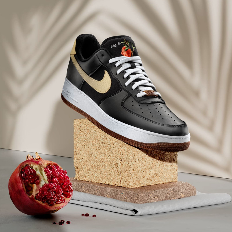 SEPATU SNEAKERS NIKE Air Force 1 '07 LV8