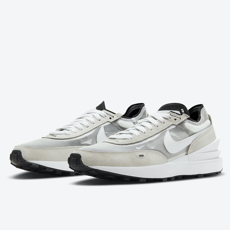 SEPATU SNEAKERS NIKE Waffle One