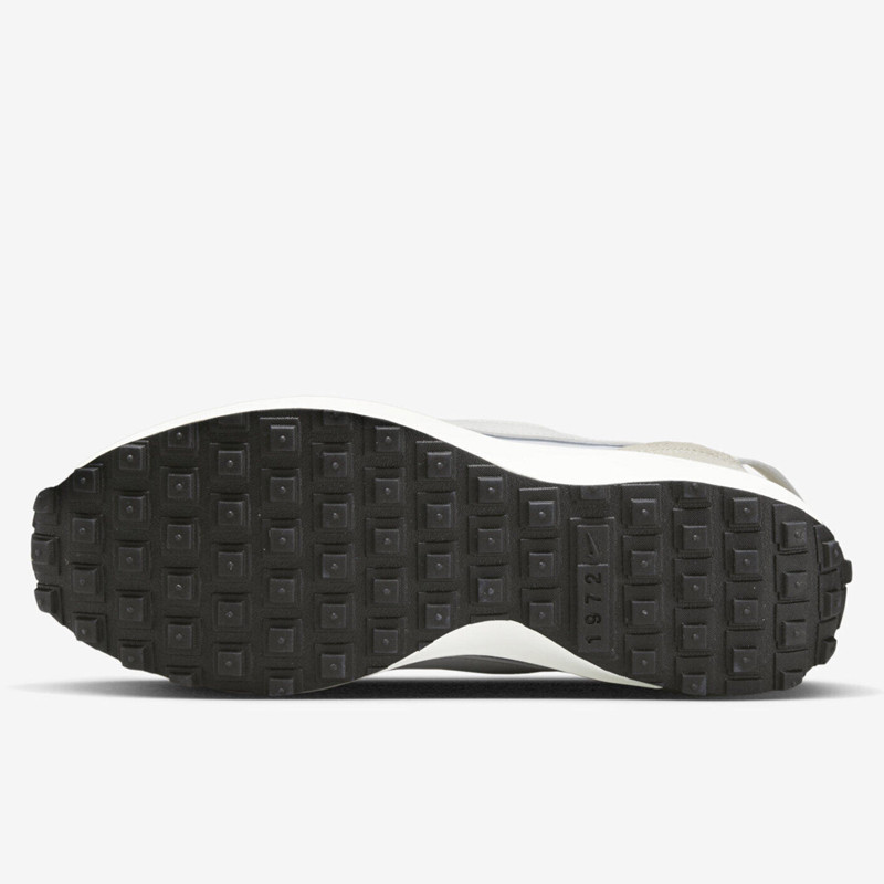 SEPATU SNEAKERS NIKE Wmns Waffle Debut