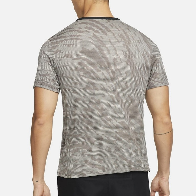 BAJU LARI NIKE Dri-FIT Run Division Rise 365 Tee
