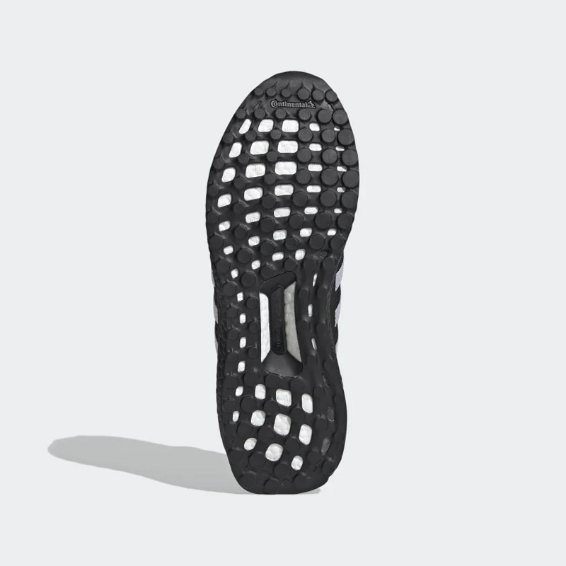 SEPATU LARI ADIDAS Ultraboost DNA