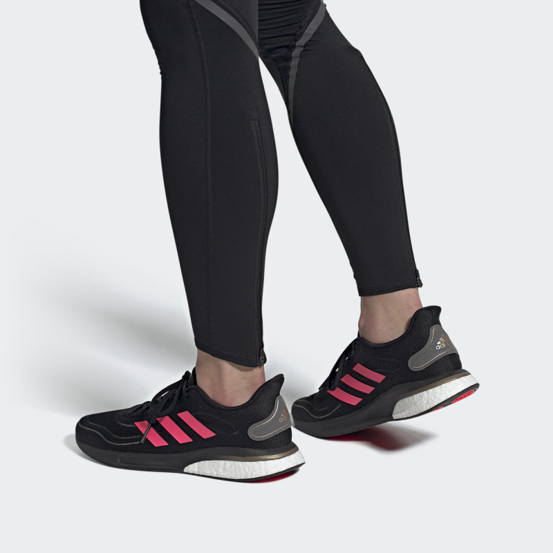 SEPATU LARI ADIDAS SUPERNOVA