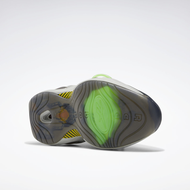 SEPATU BASKET REEBOK Minion Question Mid