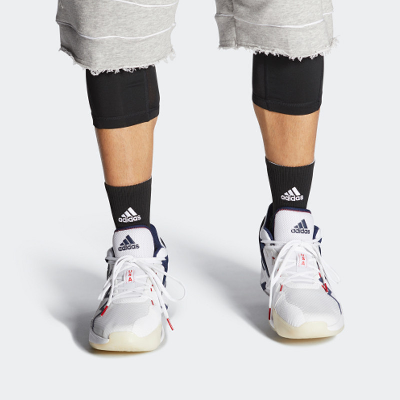 SEPATU BASKET ADIDAS D.O.N. Issue 2