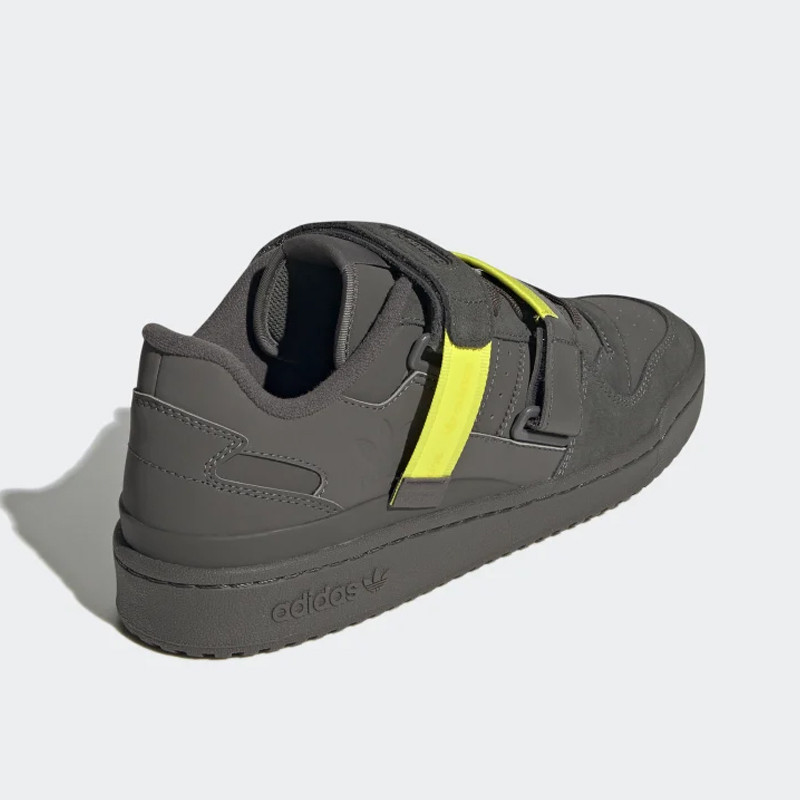 SEPATU SNEAKERS ADIDAS FORUM LOW 