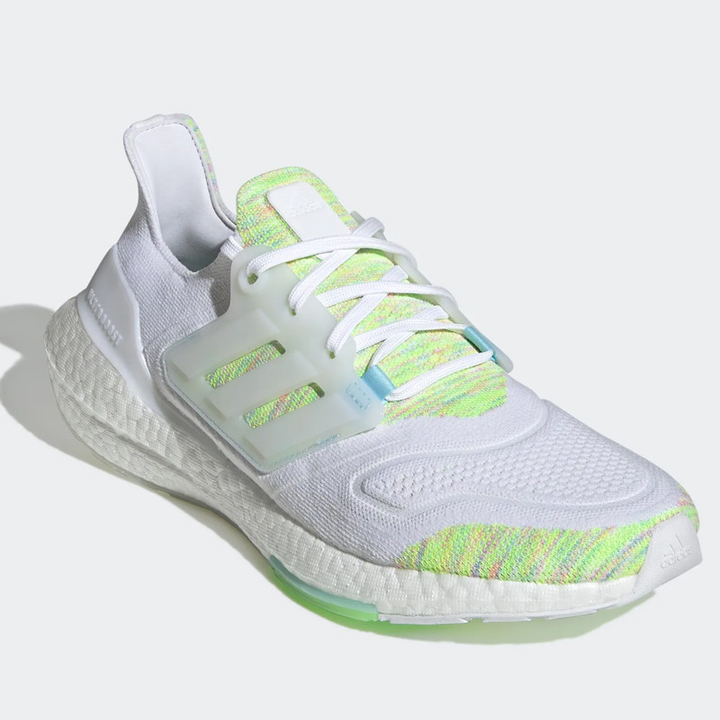SEPATU LARI ADIDAS Ultraboost 22