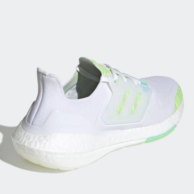 SEPATU LARI ADIDAS Ultraboost 22