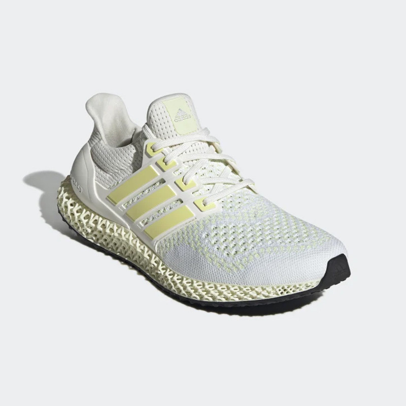 SEPATU LARI ADIDAS ULTRA 4D