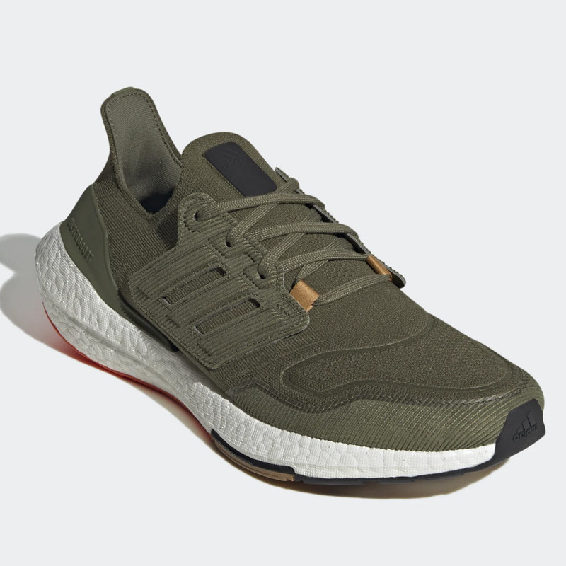 SEPATU LARI ADIDAS Ultraboost 22