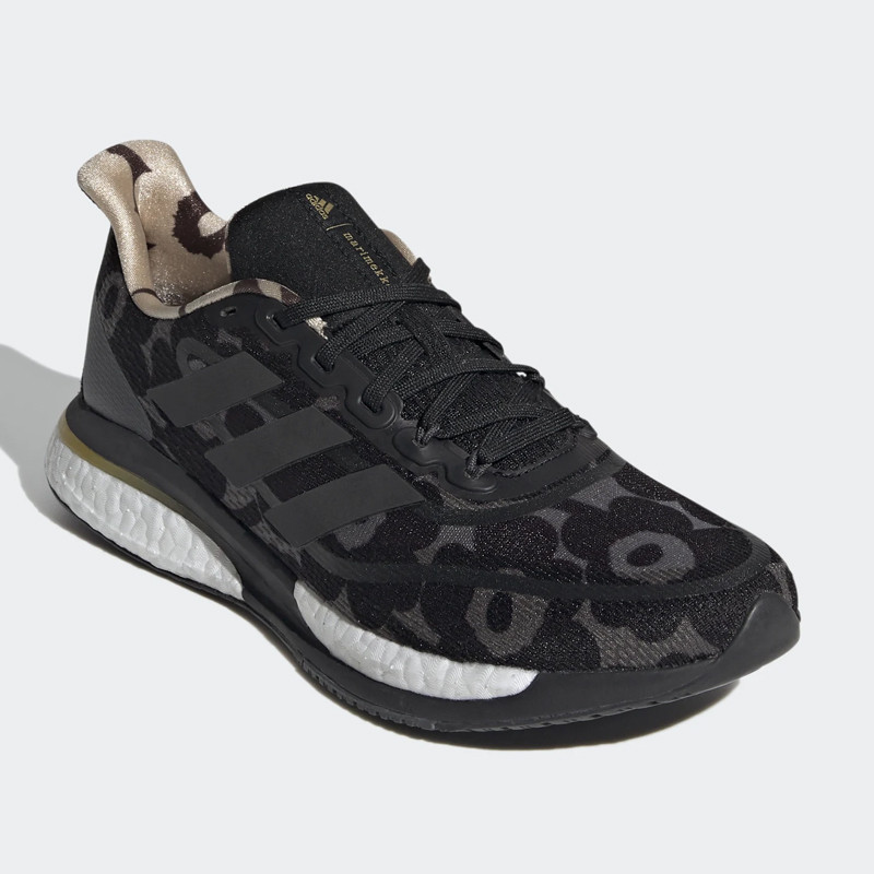 SEPATU LARI ADIDAS Wmns Supernova X Marimekko
