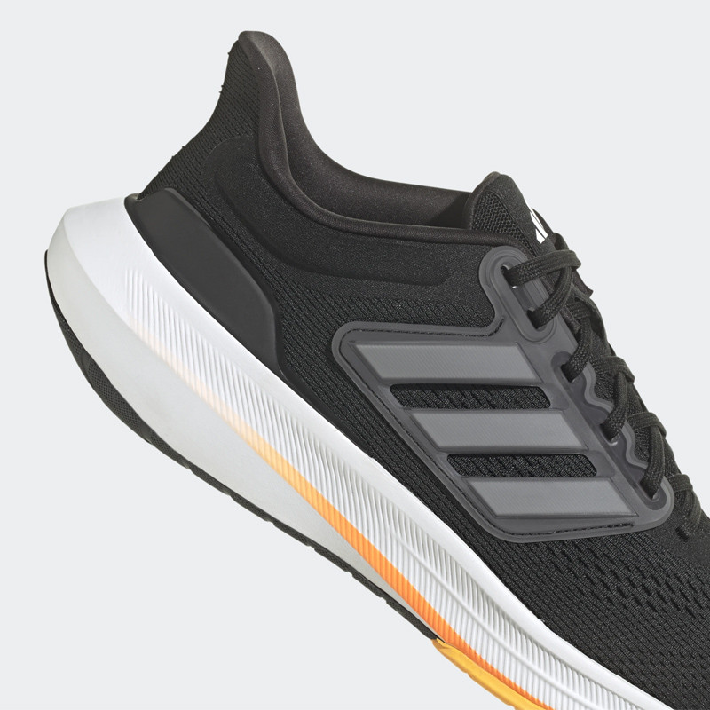 SEPATU LARI ADIDAS ULTRABOUNCE