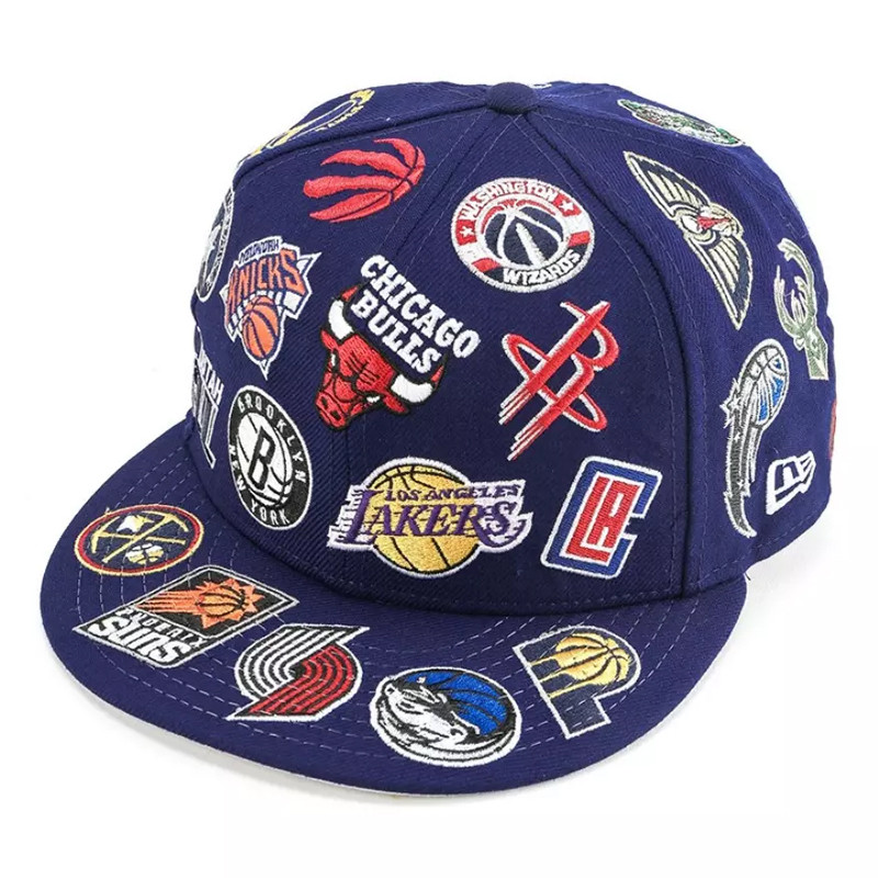 AKSESORIS BASKET NEW ERA NBA Logo Allover 59Fifty Cap