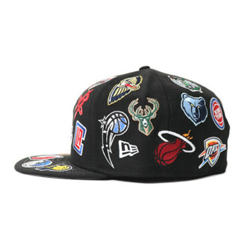 AKSESORIS SNEAKERS NEW ERA NBA Logo Allover 59Fifty Cap