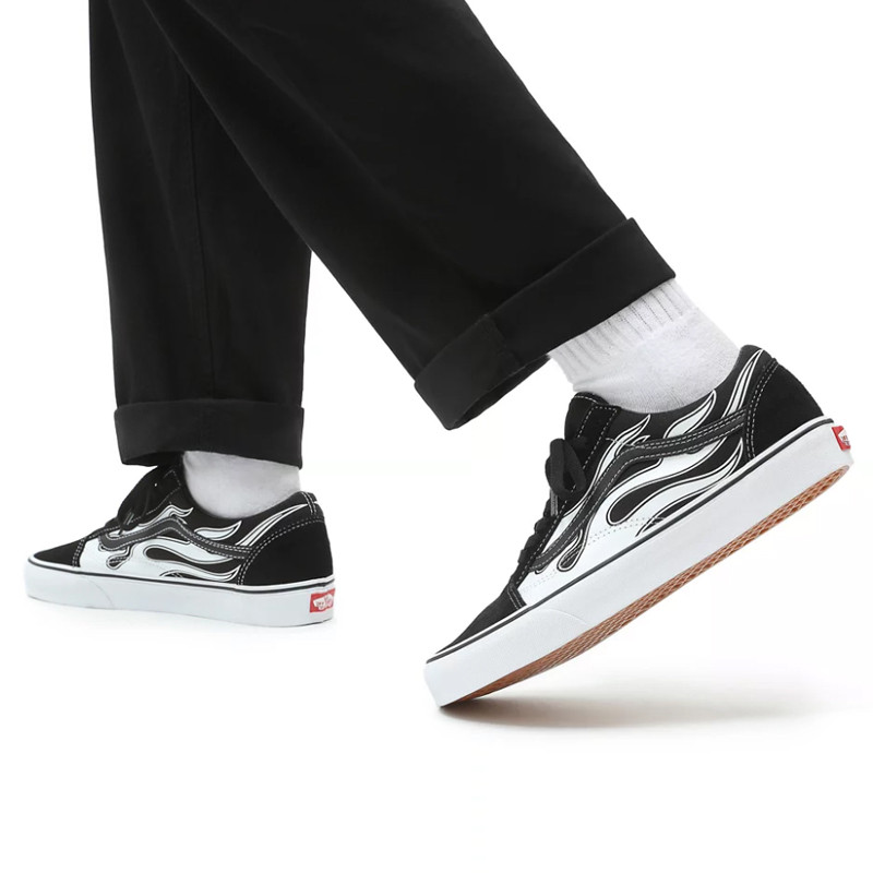 SEPATU SNEAKERS VANS FLAME OLD SKOOL