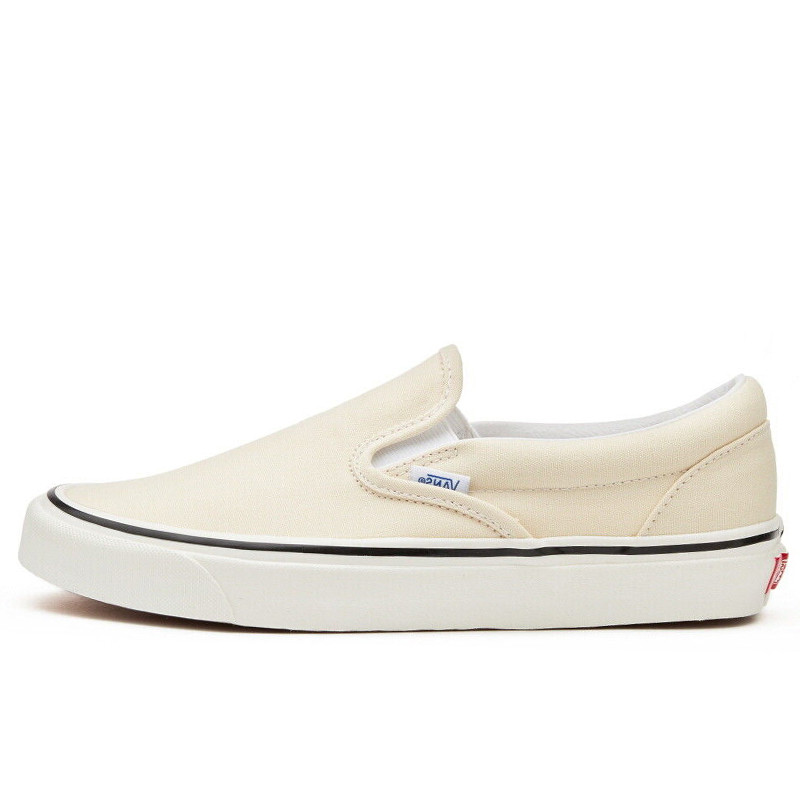 SEPATU SNEAKERS VANS Classic Slip-On 98 Dx