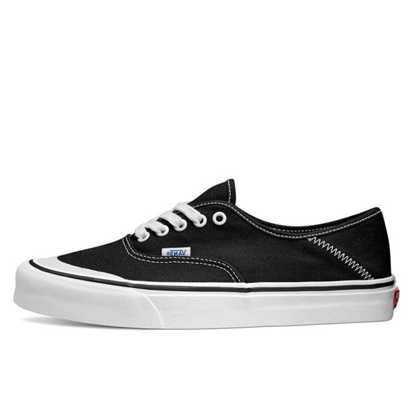 SEPATU SNEAKERS VANS Authentic Sf