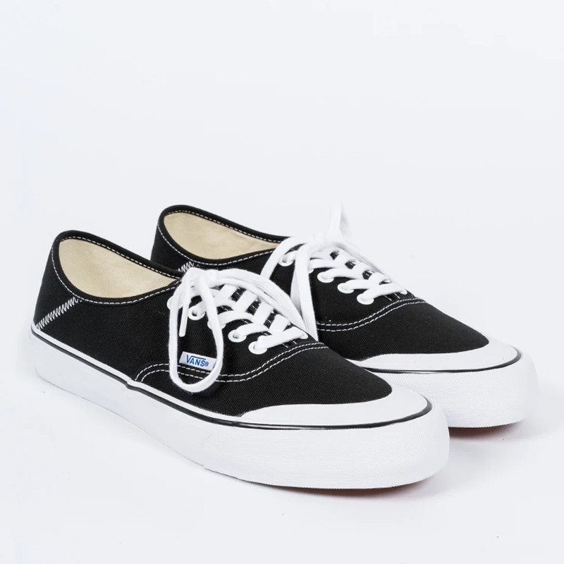 SEPATU SNEAKERS VANS Authentic Sf