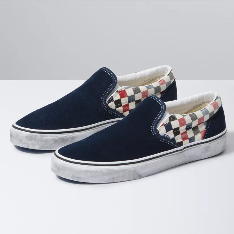 SEPATU SNEAKERS VANS Classic Slip-On