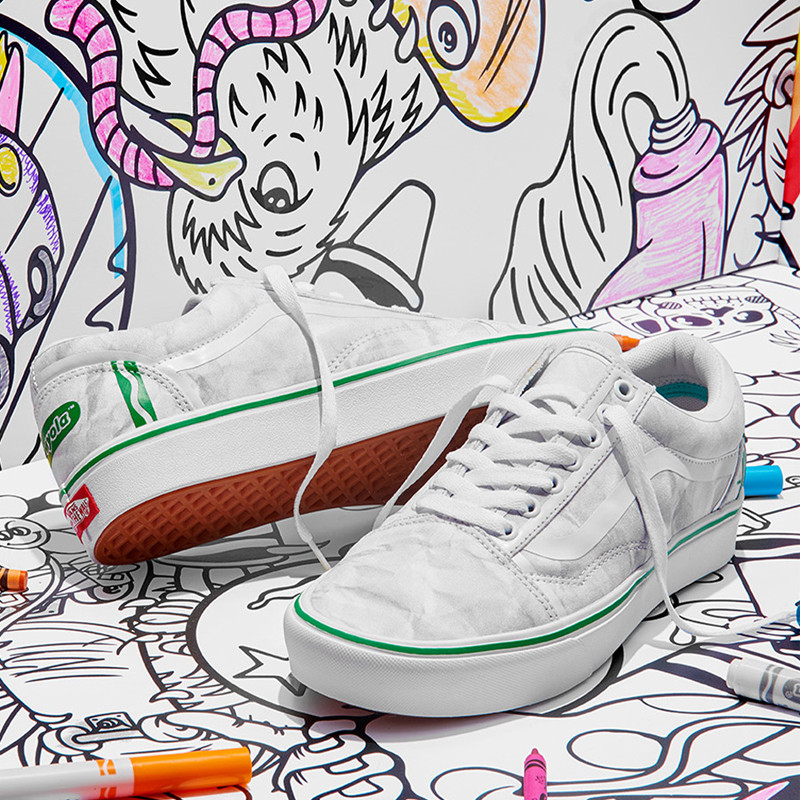 SEPATU SNEAKERS VANS X CRAYOLA COMFYCUSH OLD SKOOL