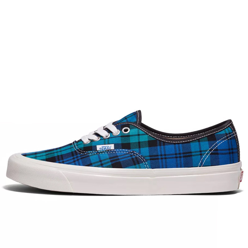 SEPATU SNEAKERS VANS AUTHENTIC 44 DX Plaid