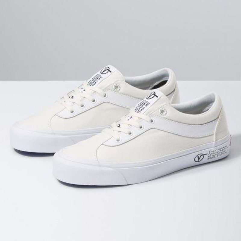 SEPATU SNEAKERS VANS Bold Ni Distort